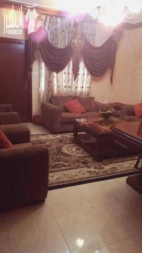 شقة ارضيه للايجار 4200د على دفعتين مساحة 149م 3نوم 1ماستر 3حمامات ضيوف معيشه مطبخ امريكي راكب خشب بلوط كراج 60م تراس60م راكبات قرميد عمر البناء 4سنوات طبربور حي الخزنة قريبه من الخدمات للايجار فا...