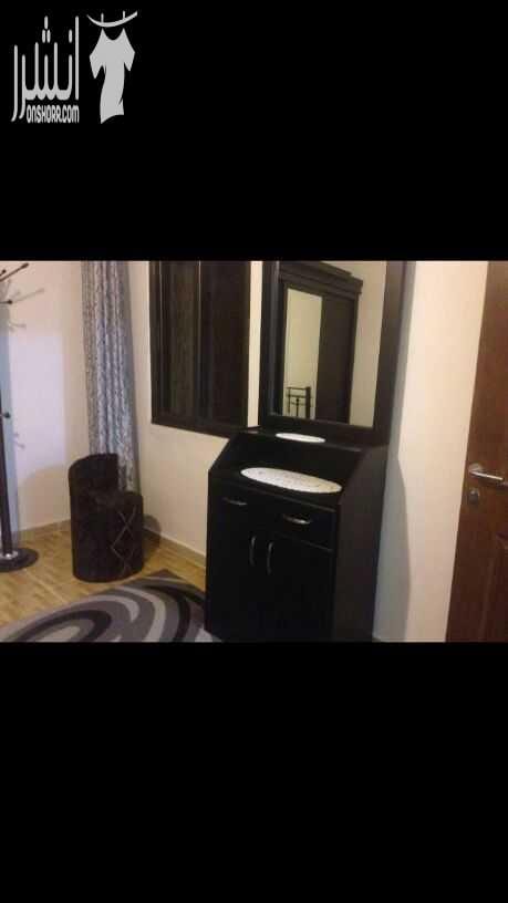 للبيع شقه طابق ثاني في منطقه الجبيهه قريبه من مدارس الابداع التربوي مساحه الشقه 133 متر ثلاث غرف نوم حمامات صاله صالون مطبخ راكب مصعد كراج عمر البناء 5 سنوات جميع الخدمات متوفره وقريبه رسوم الشقه عليك...