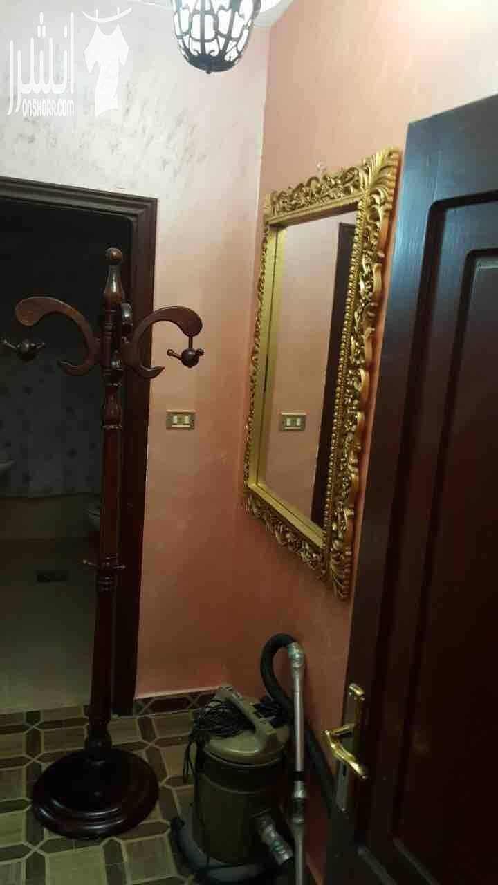 شقه للإيجار في منطقة عرجان ، خلف مستشفى الرويال مساحتها ٢١٠ فيها نت وحمام شمسي شاشات وتكييف كامل لجميع الغرف وكراج سيارته مفروش كامل مع ثلاجه وغساله وكلشي للإيجار الاتصال على : ٠٧٩٨٥٩٣٤٠١