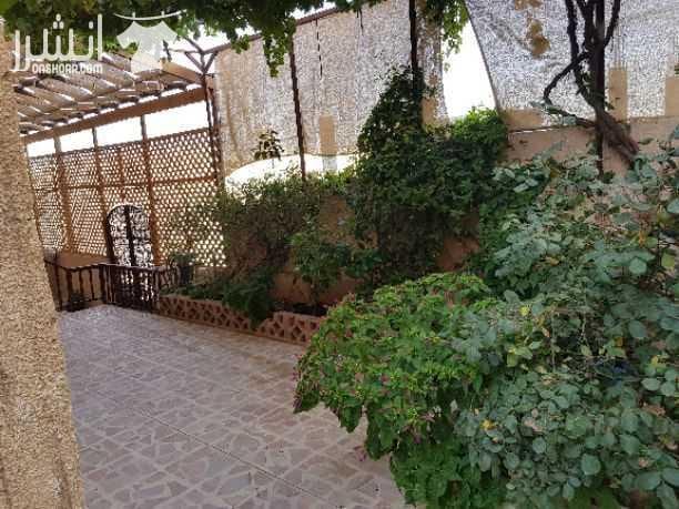 عمارة للبيع حي عدن أرض مساحة ٥٢٥ متر مربع مسطح بناء ١٦٠ متر مربع ، ٣ شقق واحده أرضي و اثنتين طابق ثاني ، يوجد بئر ماء و غرفة خزين ، و مدخلين منفصلين