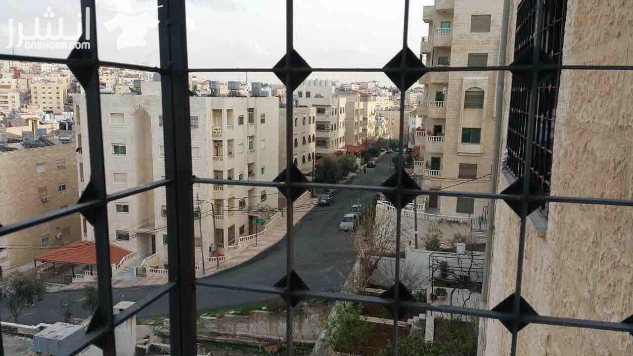 شقة لإيجار غرفتين نوم ،صاله،صالون،مطبخ،برندتين ،طابق الاول ،خلف الجامعه الأردنيه قريبه على جامعة الأميره سميه