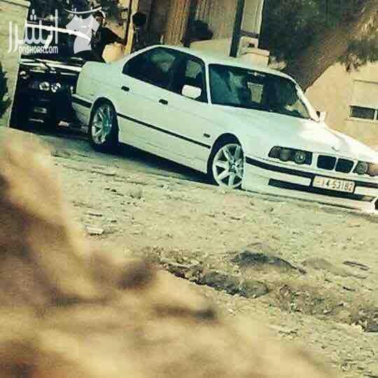 520 1995 2000cc جير عادي بككس ريسينج جنط ١٧ اصلي كوشوك نظيف غرفه جلد اسود مكيف شغال زحاج ٤ كهربا سنتر لوك حهاز انذار اضويه اساور ترخيص شهر ١٢/٢٠١٨ لون ابيض الفحص : لا يوجد مضروب ومصلح انما مضروب الرا...