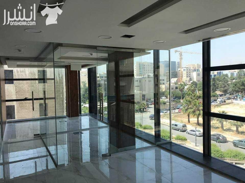 شركة اليسر للمقاولات الأنشائية .... * جميع اعمال الديكورات الداخلية والخارجية من تصميم خشب - تبليط - دهان - تركيب كرميد - جبس بورد - صيانة عامة - تركيب مقاطع الالمنيوم - تركيب حديد - تركيب ابواب - سي...