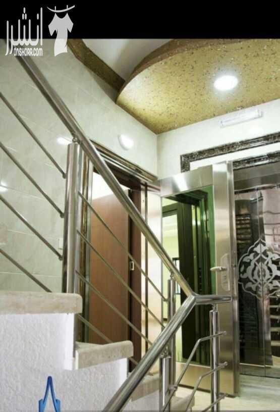 للبيع شقه في منطقه الجبيهه طلوع الجاذبيه خلف مدارس ريتال طابق ارضي مع تراس خارجي مساحة الشقه 176 متر ثلاث غرف نوم وحده ماستر صاله صالون حمامات جميع الخدمات متوفره وقريبه كراج داخلي مضخات ماء سخان شمسي...