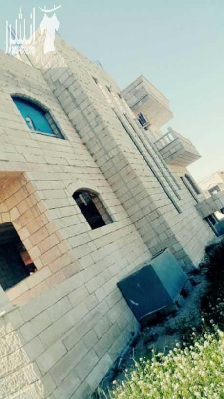 فيلا للبيع موقع مميز جدا على شارعين (شارع الاربعين) (وشارع العشرين) مساحة البيت 800 متر ( اربعة واجهات حجر )
خالص منها شقه غرفتين وحمام ومطبخ سوبر ديلكس بلكونه كبيره
(( نضام امريكي ))
#غرفه تحت ا...