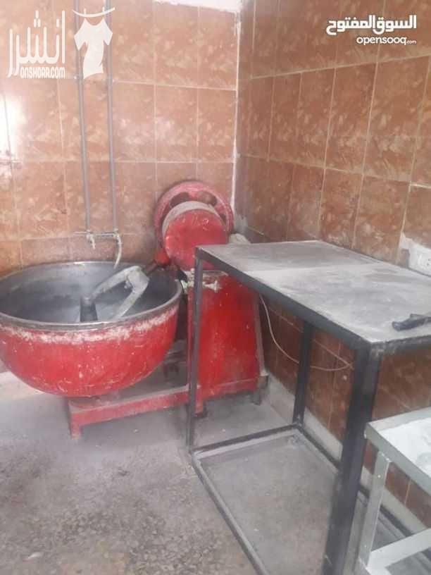 محل معجنات في حارة شعبية.. في الزرقاء..شارع الأمير زيد.. بجانب..مدرسة غازي.. للبيع..5000,دينار قابل للتفاوض.. المحل جاهز مكمل.. للأستفسار الرجاء الاتصال على الرقم الأتي.. 0789040830
