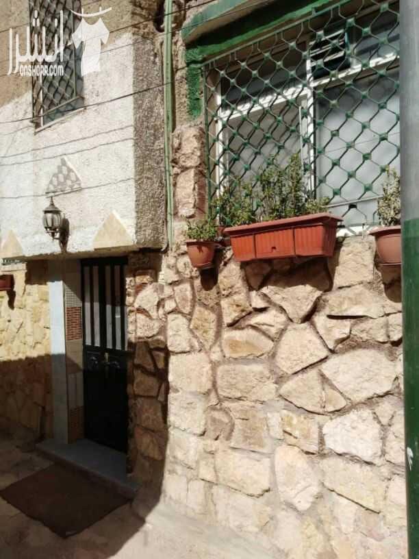 منزل للبيع مكون من طابقين مساحة البناء 80 متر قوشان مستقل الزرفاء الغويريه شارع الجزائر مرفق صور للمنزل