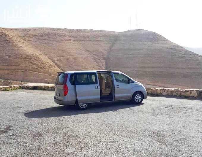 رحلات سياحية الى جميع مناطق المملكة بباصات سياحيةVIP H1 عدد 7 ركاب ويوجد سيارات مرسيدس VIP S calss - E class استقبال و توصيل من المطارات و الجسور و المعابر تنسيق وادراة حركات المؤتمرات والاجتماعات...