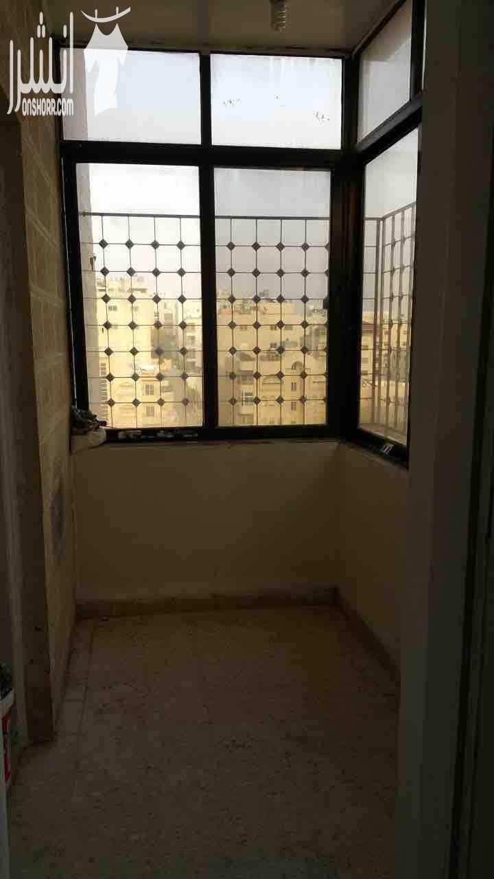 شقة لإيجار غرفتين نوم ،صاله،صالون،مطبخ،برندتين ،طابق الاول ،خلف الجامعه الأردنيه قريبه على جامعة الأميره سميه