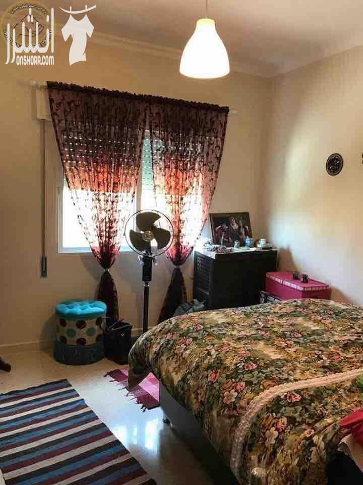 رقم الاعلان ( 9328 ) شقة مميزة للبيع في المدينة الرياضية ... ارضي معلق 160م .... صالون ... معيشة ... مطبخ بلوط .... برندا ... 3 نوم 1 ماستر 3 حمام ... تشطيب سوبر ديلوكس ... مصعد ... كراج ....