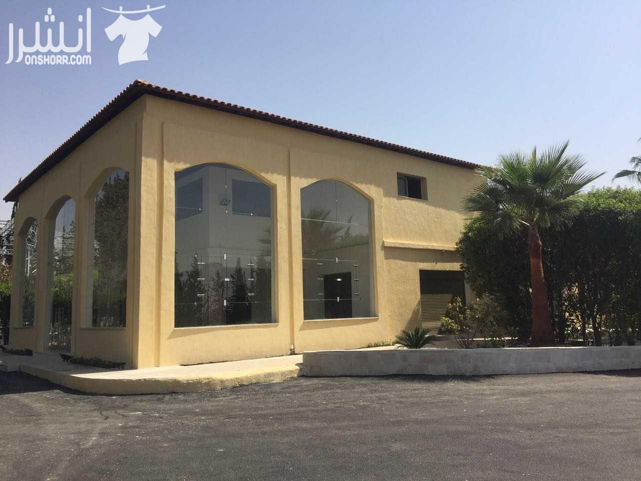 شركة اليسر للمقاولات الأنشائية .... * جميع اعمال الديكورات الداخلية والخارجية من تصميم خشب - تبليط - دهان - تركيب كرميد - جبس بورد - صيانة عامة - تركيب مقاطع الالمنيوم - تركيب حديد - تركيب ابواب - سي...