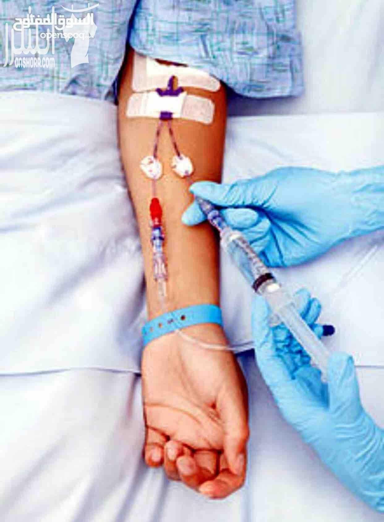 العناية بالمرضى كبار السن ومتابعة العلامات الحيوية للمريض -إعطاء المحاليل الوريديه -إعطاء الإبر في العضل -إعطاء الادويه حسب طلب الطبيب -إعطاء الأنسولين وتعليم على طريقة اعطائه لنفسه -قياس السكري (ال...