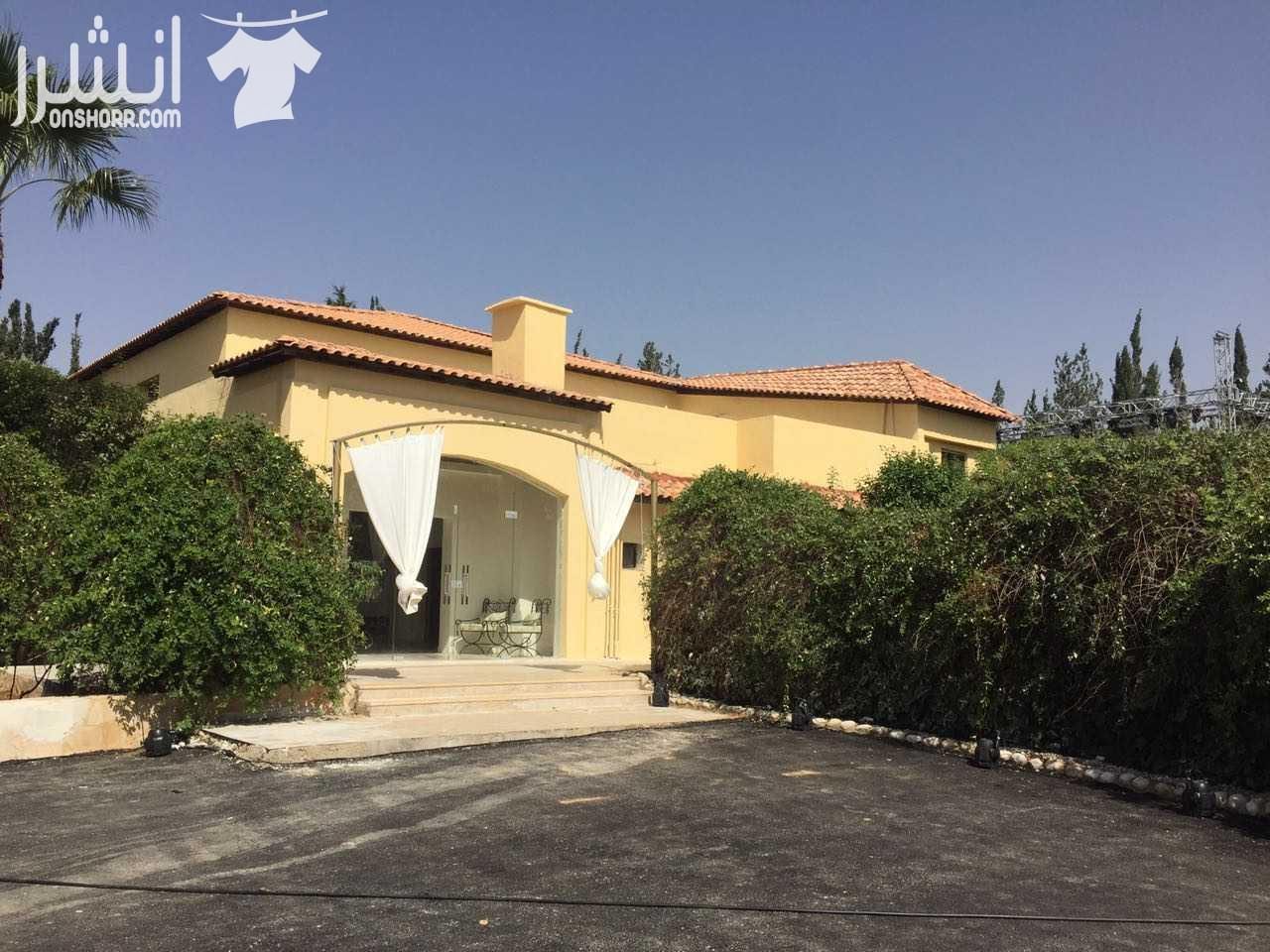 شركة اليسر للمقاولات الأنشائية .... * جميع اعمال الديكورات الداخلية والخارجية من تصميم خشب - تبليط - دهان - تركيب كرميد - جبس بورد - صيانة عامة - تركيب مقاطع الالمنيوم - تركيب حديد - تركيب ابواب - سي...