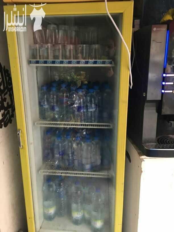 ميني ماركت للبيع بسعر مغري للجادين فقط يعمل بشكل ممتاز وفي حي سكني ممتاز ومنطقة مدارس واسكانات واكاديميه فقط لعدم التفرغ يعمل على مدار 24 ساعه مبيعات ممتازه مجهز بالكامل ديكور حديث ايجار ممتاز وعقد ال...