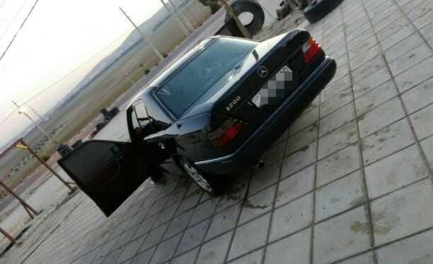 مرسيدس بطه للبيع او البدل موديل 94 خالي قص قلبان ماتور وقير قرش ونص قير عادي قزاز ومري كهربا بدون فتحه كندشن شغال بحاجه لدهان وترخيص معموللها صيانه بريكات وزيت وبواجي وسلاك بواجي وجلود دراي شفط وب...