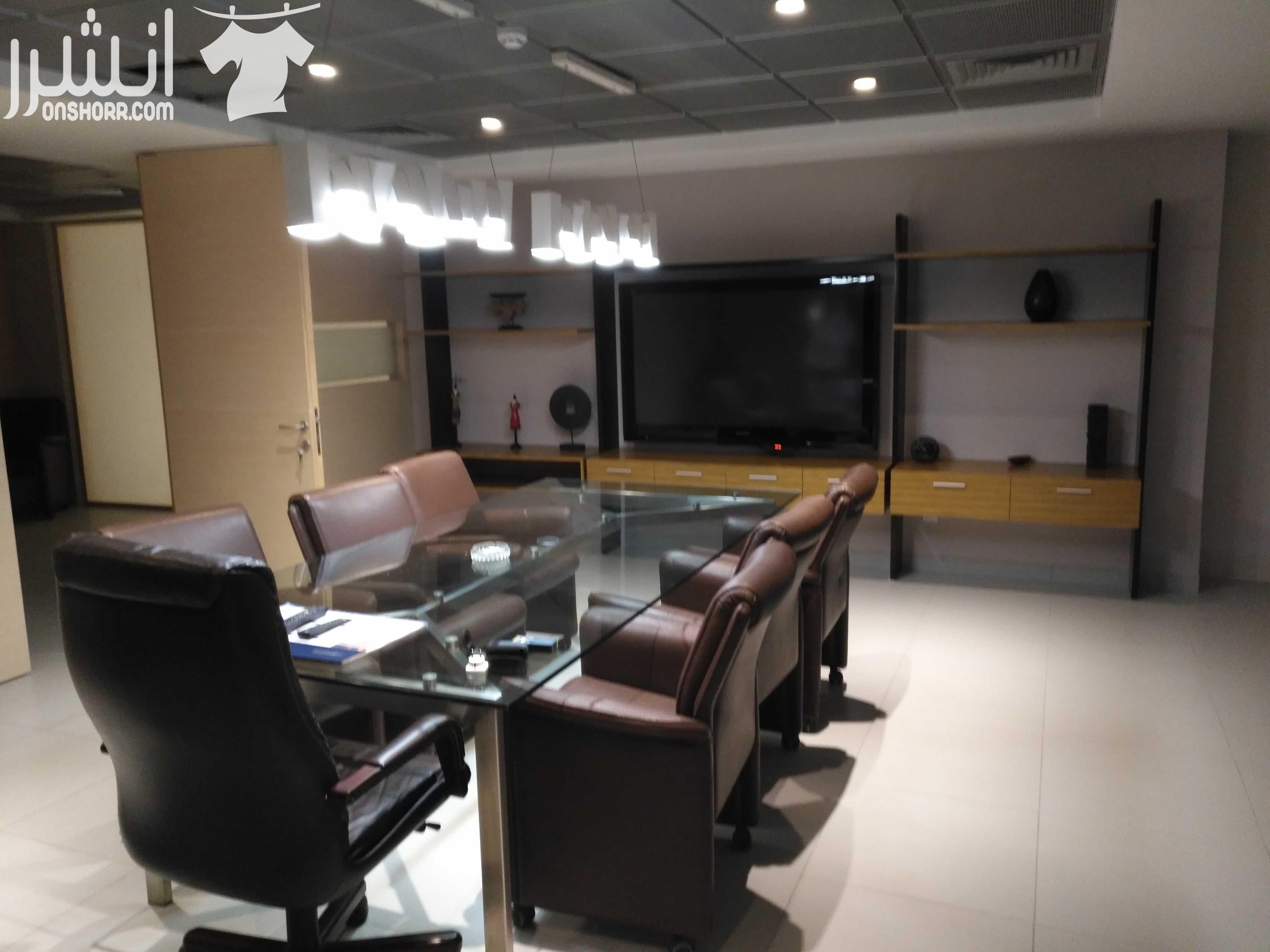 شركة اليسر للمقاولات الأنشائية .... * جميع اعمال الديكورات الداخلية والخارجية من تصميم خشب - تبليط - دهان - تركيب كرميد - جبس بورد - صيانة عامة - تركيب مقاطع الالمنيوم - تركيب حديد - تركيب ابواب - سيك...