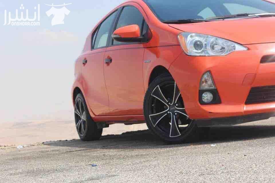 بريوس سي 2012 المتور 1500cc اقصادي جداً 390 الى 440 تمشي بالتنكه تحولية كامل التابلو مع شاشة 2015 كامرةخلفية جنط كشافات غمازات على مري ضب على الريموت بصمة تشغيل وبصمة ابواب تحكم استرنج كامل م...