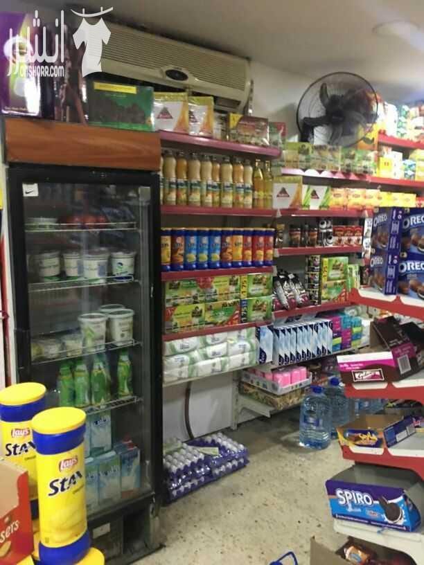ميني ماركت للبيع بسعر مغري للجادين فقط يعمل بشكل ممتاز وفي حي سكني ممتاز ومنطقة مدارس واسكانات واكاديميه فقط لعدم التفرغ يعمل على مدار 24 ساعه مبيعات ممتازه مجهز بالكامل ديكور حديث ايجار ممتاز وعقد ال...