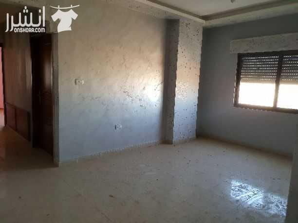شقة بمنطقة البنيات مقابل مدرسة الحفاظ، طابق ثاني
مواصفات الشقة :
ثلاث غرف واحدة منهم ماستر
صالة معيشة
صالون ضيوف
حمامين
مطبخ
بلكونة ذات اطلالة رائعة
مساحة ١٥٠م٢
اسانسير
شقة جديدة لم تسكن.....