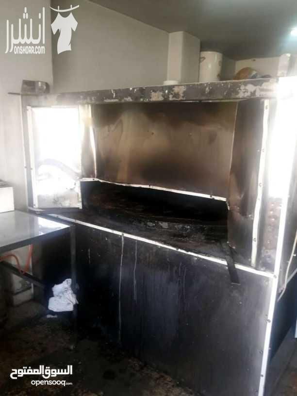 محل معجنات في حارة شعبية.. في الزرقاء..شارع الأمير زيد.. بجانب..مدرسة غازي.. للبيع..5000,دينار قابل للتفاوض.. المحل جاهز مكمل.. للأستفسار الرجاء الاتصال على الرقم الأتي.. 0789040830