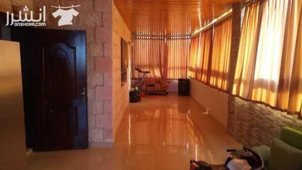 للبيع شقه طابق ثالث مع الروف الموقع الجبيهه مقابل التعليم العالي حي ام زويتينه بجانب مسجد محمود جبران مطله علئ شارع الاردن وجميع الخدمات متوفره وقريبه... مساحة الشقه 180 متر مساحه الروف 180 متر والروف...
