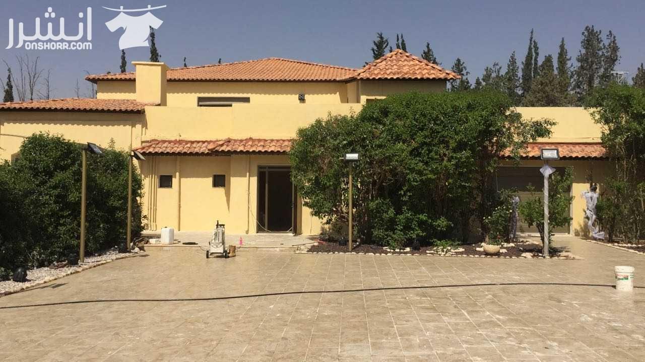 شركة اليسر للمقاولات الأنشائية .... * جميع اعمال الديكورات الداخلية والخارجية من تصميم خشب - تبليط - دهان - تركيب كرميد - جبس بورد - صيانة عامة - تركيب مقاطع الالمنيوم - تركيب حديد - تركيب ابواب - سيك...
