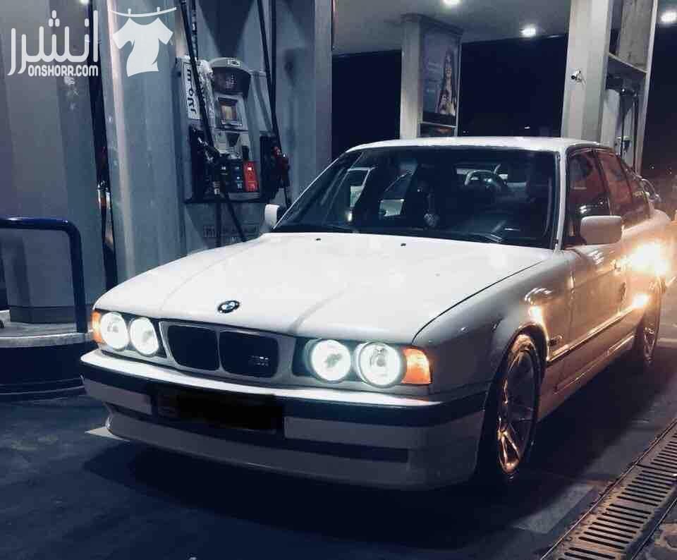 520 1995 2000cc جير عادي بككس ريسينج جنط ١٧ اصلي كوشوك نظيف غرفه جلد اسود مكيف شغال زحاج ٤ كهربا سنتر لوك حهاز انذار اضويه اساور ترخيص شهر ١٢/٢٠١٨ لون ابيض الفحص : لا يوجد مضروب ومصلح انما مضروب الرا...