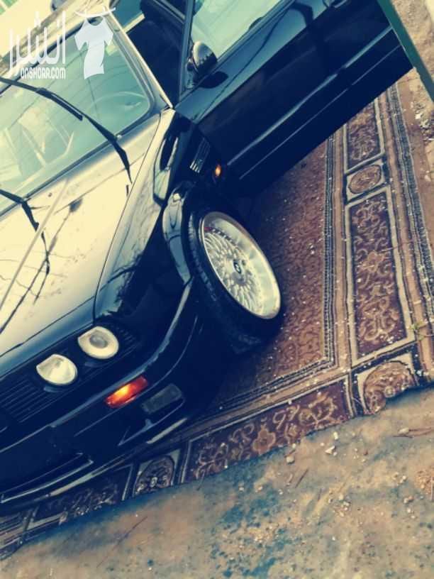 Bmw بوز النمر موديل 1990 فحص 2 جيد خلفي فتحة بالسقف ماتور 20 اسود مسكر فينوس مرخصة لشهر 3 السنه الجاي