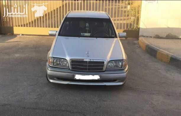 مرسيدس سي 200 لون سلفر وارد اليابان زجاج كهرباء امامي وخلفي، كندشن تتش، مرايا كهرباء ضب، غرفه جلد لون اسود، سنتر سداسي، اغلاق النوافذ على الريموت السعر 7000، كاش فقط السياره بحاله ممتازه ميكانيك وكهر...
