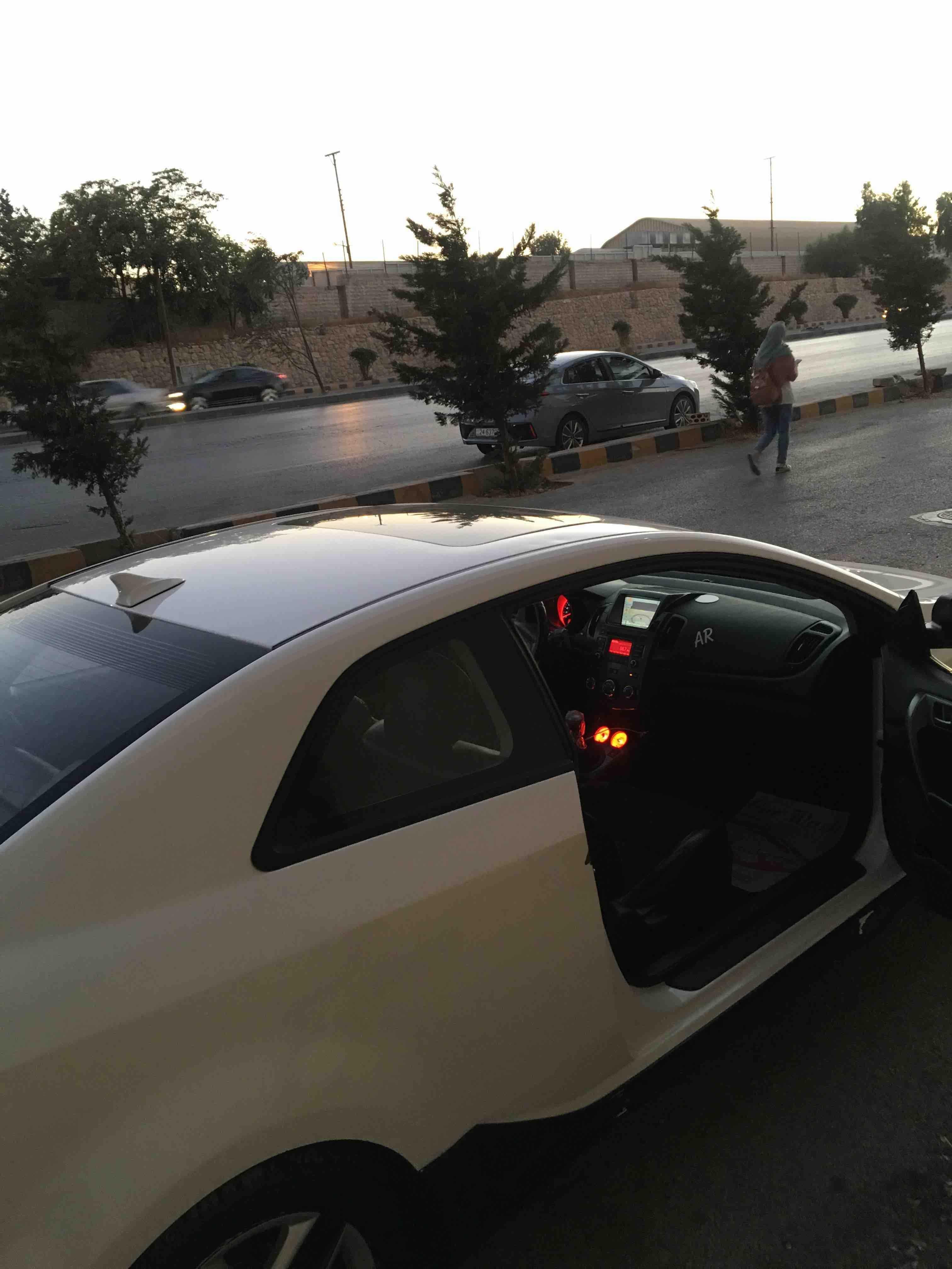 كيا فورتي 2010 ماتور 2000cc قير عادي ماتور رياضي مرخصة ل 2019/05/27وفحص السيارة قصعات ودقات ماتور وكالة وقوي واقتصادي وجير وبككس جيد فتحة وشاشة السيارة للبيع بدفعة 2000 دينار وقسطها 310كل شهر للعلم ال...