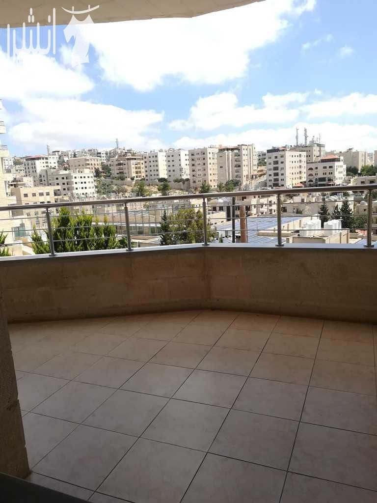 خلدا موقع رائع وبسعر مغرى سعر لقطه شقة 225م طابق ثانى 3غرف نوم 3حمامات صالون سفرة معيشة مستقلة مطبخ بلوط راكب يوجد غرفة خادمة واسعة وأيضا يوجد غرفة غسيل تشطيبات مميزة زجاج الشبابيك دبل جلاس أباجور...
