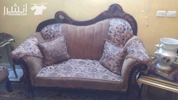طقم غرفة ضيوف مع طاولات مصري محفر قزاز وخشب وحده كبيره وتنتين صغار وسجاده جديده كامل الغرفه وطاولتين سحب سيرفس وبردايه غرفه كامله بسعر ٥٥٠ دينار مستعجل بداعي السفر هاتف رقم ٠٧٩٨٤٥٦٢٣٧