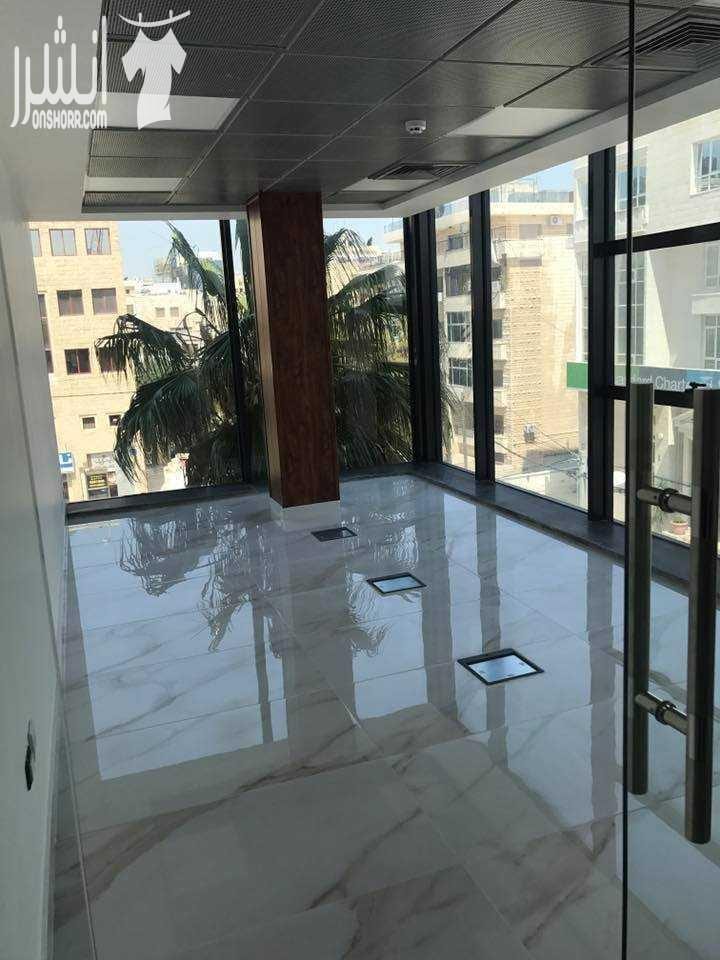 شركة اليسر للمقاولات الأنشائية .... * جميع اعمال الديكورات الداخلية والخارجية من تصميم خشب - تبليط - دهان - تركيب كرميد - جبس بورد - صيانة عامة - تركيب مقاطع الالمنيوم - تركيب حديد - تركيب ابواب - س...