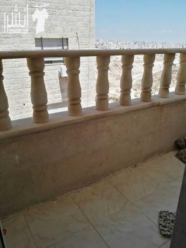 شقة فارغه للإيجار 3 غرف نوم واحده ماستر.3حمامات.بلكونه.صالون معيشه .بئر ماء اضافي مع مضخه.مصعد.طابق ثاني.عمر البناء 6 سنوات. منطقة الجبيهه.اشارة المنهل خلف مدارس الإبداع تلفون. 0795574097 0797807871