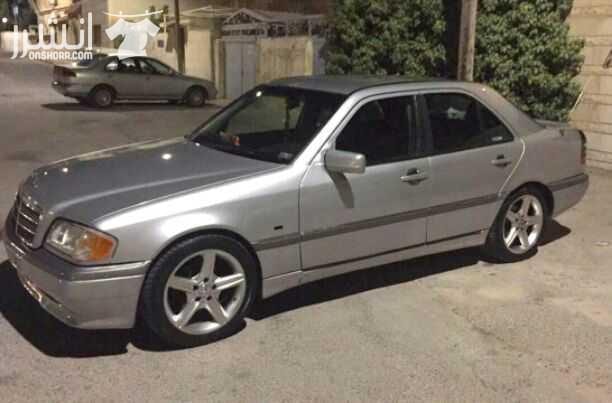 مرسيدس سي 200 لون سلفر وارد اليابان زجاج كهرباء امامي وخلفي، كندشن تتش، مرايا كهرباء ضب، غرفه جلد لون اسود، سنتر سداسي، اغلاق النوافذ على الريموت السعر 7000، كاش فقط السياره بحاله ممتازه ميكانيك وكهر...
