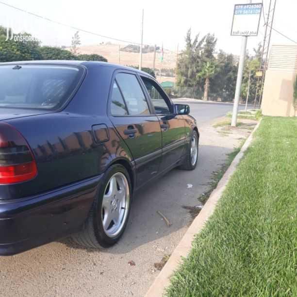 للبيع مرسيدس C200 موديل ١٩٩٨ فل مسكر فحص كامل كرت أبيض ٧جيد ماشاءالله باقي التفاصيل والمواصفات فل الصور موجودات رقم التلفون ٠٧٩٥٦٦٧٩٤٣