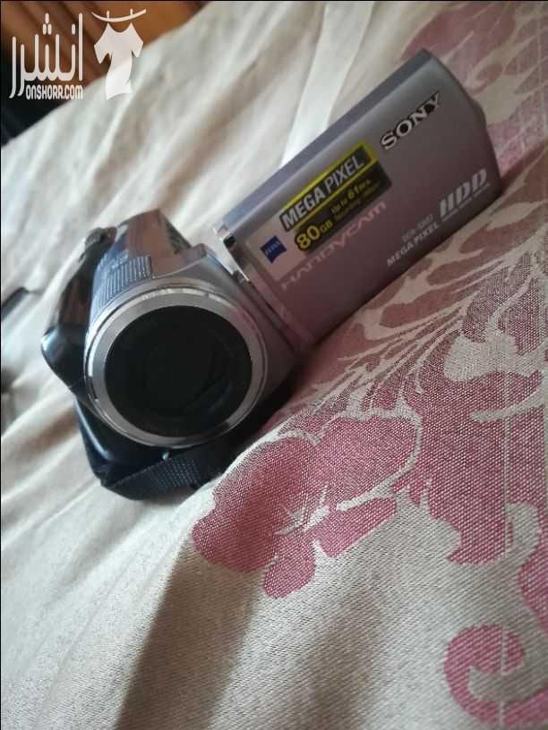كاميرا sony جديدة غير مستعملة (80GB، up to 61 Hrs، 2000X Digital Zoom،recording (3Mbps) ،25X optical zoom ،مع جميع ملحقاتها الشاحن وصلة الكمبيوتر و وصلة جهاز التلفاز مع حقيبة لها، للجادين فقط التواصل...