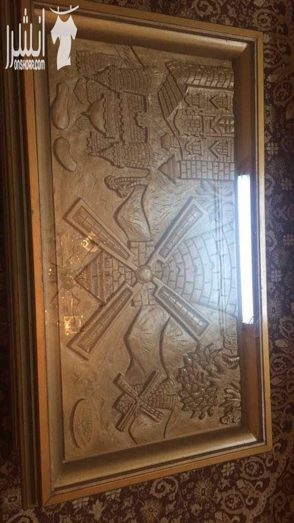 طقم كنابيات فخم بحاله ممتازه مع سجاده كبيره وطاولات قزاز وخشب مصري محفر وطاولتين صغار سحب ضيافه مع بردايه ٥٥٠ دينار هاتف رقم ٠٧٩٨٤٥٦٢٣٧
