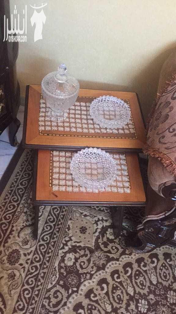 طقم كنابيات فخم بحاله ممتازه مع سجاده كبيره وطاولات قزاز وخشب مصري محفر وطاولتين صغار سحب ضيافه مع بردايه ٥٥٠ دينار هاتف رقم ٠٧٩٨٤٥٦٢٣٧