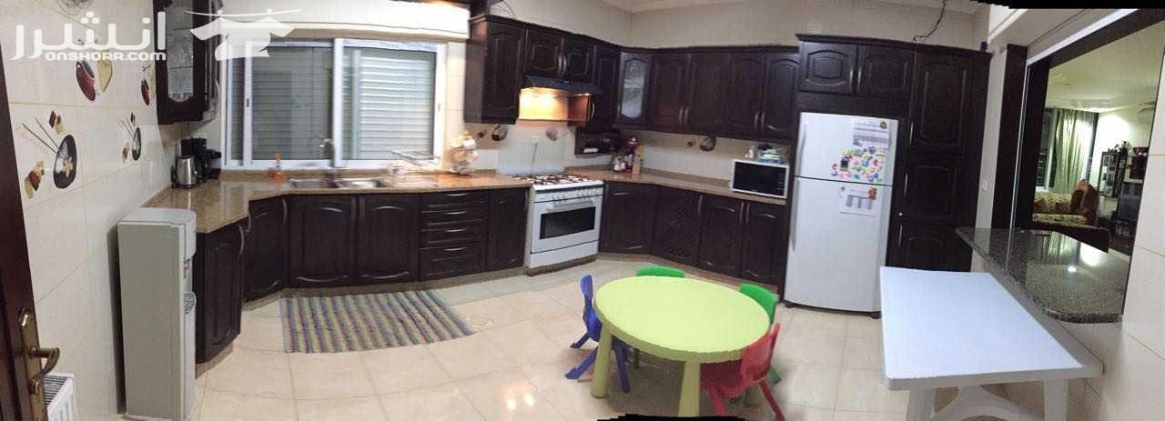 شقة مفروشة بالكامل للإيجار في ضاحية الرشيد .3 نوم ، 2 حمام ، غرفة معيشة ، مطبخ ، سفرة ، وغرفة ضيوف. لمزيد من المعلومات يرجى الاتصال على هاتف 0795257013