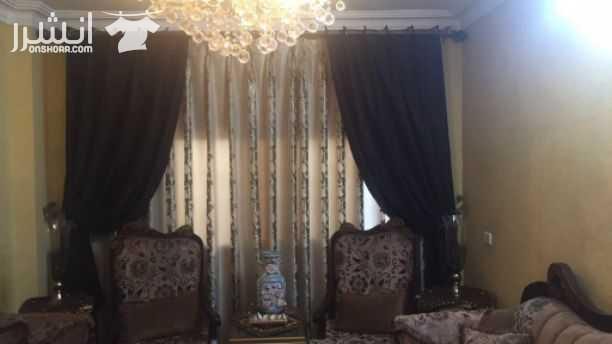 طقم غرفة ضيوف مع طاولات مصري محفر قزاز وخشب وحده كبيره وتنتين صغار وسجاده جديده كامل الغرفه وطاولتين سحب سيرفس وبردايه غرفه كامله بسعر ٥٥٠ دينار مستعجل بداعي السفر هاتف رقم ٠٧٩٨٤٥٦٢٣٧