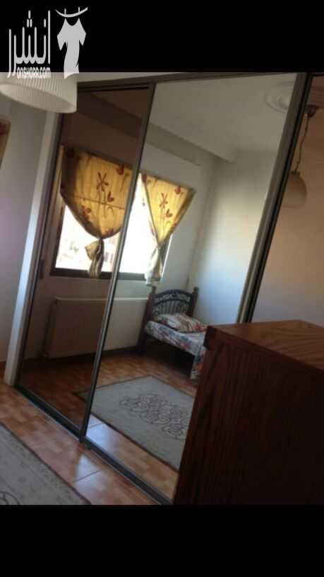 شقه للبيع في منطقه حي الكرسي شارع الحارث بن قيس طابق رابع مساحه الشقه 150 متر ثلاث غرف نوم حمامات صاله صالون مطبخ راكب مصعد كراج عمر البناء 6سنوات خزائن حائط يتوفر مكيفات برنده ومميزات ثانيه للتواصل ع...
