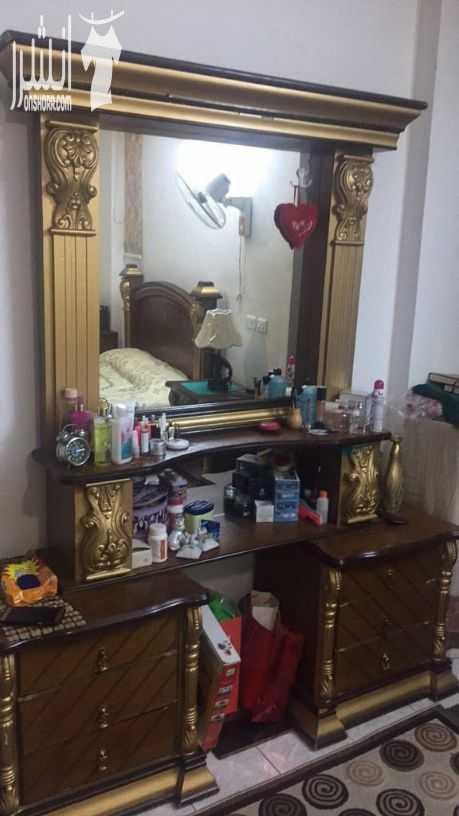 غرفة نوم اسره مصريه فخمه تفصيل للبيع بحال ممتاز بسعر ٥٠٠ دينار مع بردايه شباك وبرداية اباجور وكومدينه عدد ٢ من غير فرشة تخت مستعجل بداعي السفر هاتف رقم ٠٧٩٨٤٥٦٢٣٧
