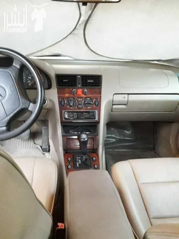 مرسيدس C200 توب نظافة للبيع السيارة بالصلاة على النبي مش ناقصها برغي فحص 3 جيد وقصعة كما هو مرفق بالصور مفتاحين شفط مري ضب كهربا كندشن شغال 100 بالمية حامي بارد نظامين للوقود عادي ورياضي اقتصادي...