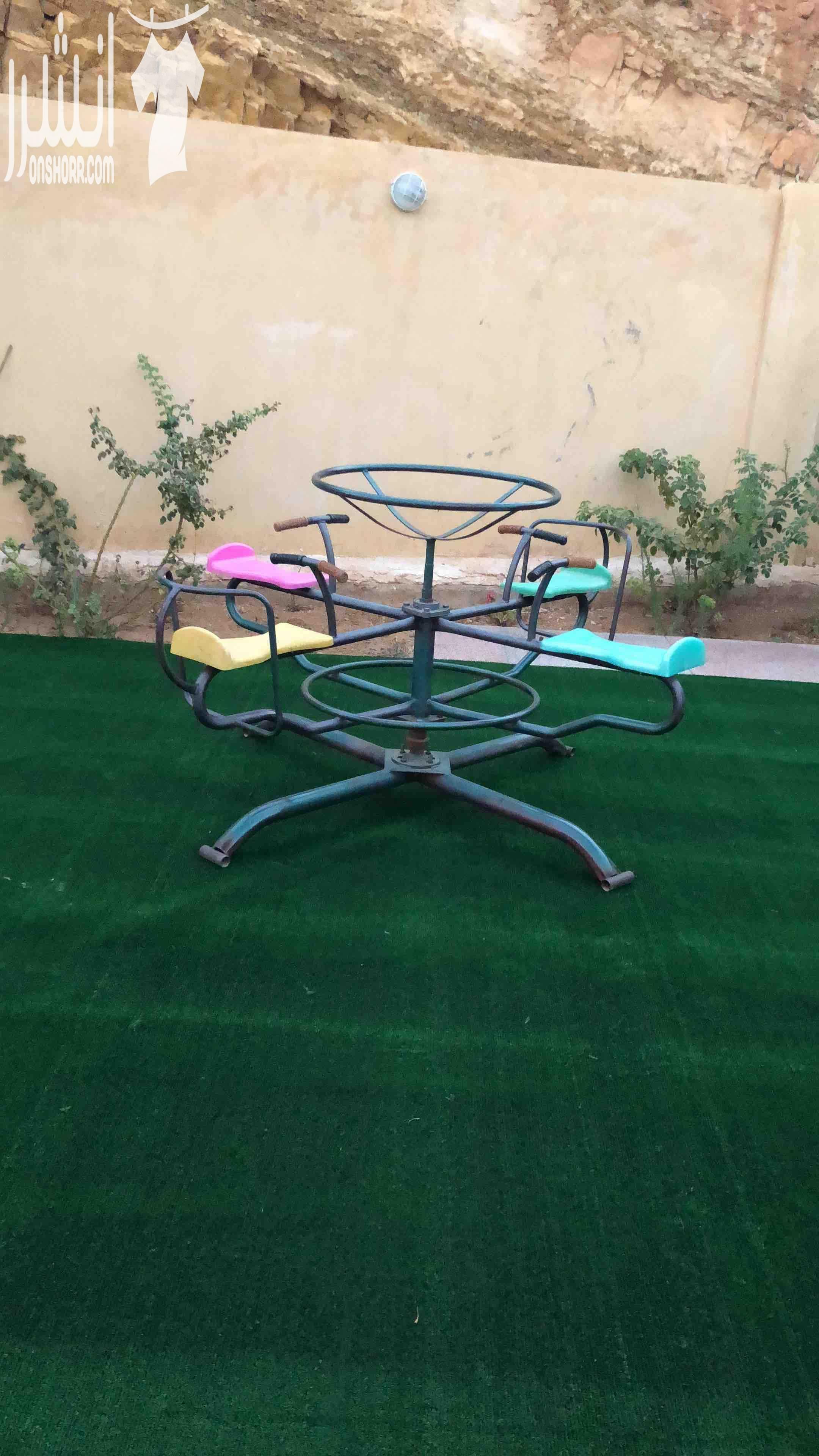 مزرعة مميزة في جرش للايجار مبيت او بدون مبيت مسبح 8*4 مع اضاءة كرة سلة كرة طائرة قعدات خارجية برندات اطلالة مميزة اجواء مميزة للشوي مكان للزرب مكان للعب الاطفال اسعار حسب الايام