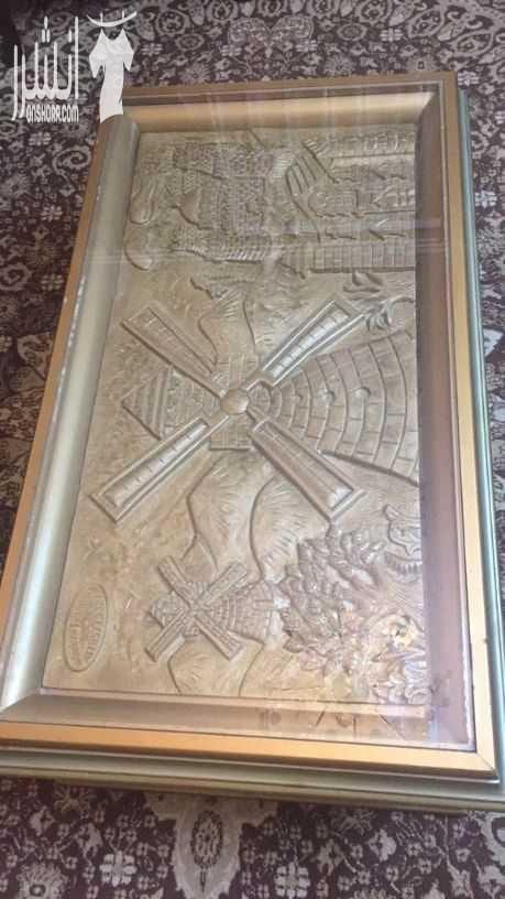 طقم غرفة ضيوف مع طاولات مصري محفر قزاز وخشب وحده كبيره وتنتين صغار وسجاده جديده كامل الغرفه وطاولتين سحب سيرفس وبردايه غرفه كامله بسعر ٥٥٠ دينار مستعجل بداعي السفر هاتف رقم ٠٧٩٨٤٥٦٢٣٧