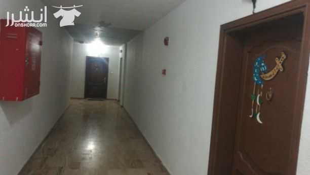 للبيع شقه في طبربور موقعها بين عريفه مول وعرجان مول طابق ثاني مساحتها 130 متر وعمرها 8 سنوات فيها مصعد وبسعر 48 الف دينار