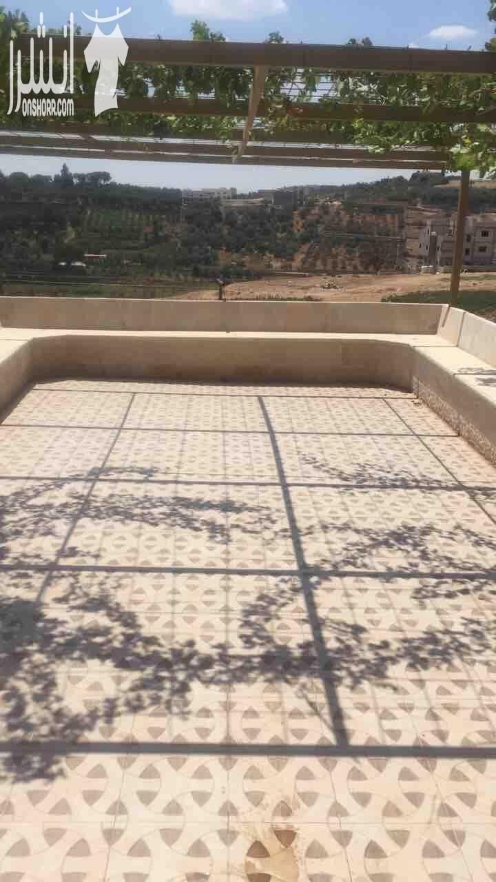 مزرعة مميزة في جرش للايجار مبيت او بدون مبيت مسبح 8*4 مع اضاءة كرة سلة كرة طائرة قعدات خارجية برندات اطلالة مميزة اجواء مميزة للشوي مكان للزرب مكان للعب الاطفال اسعار حسب الايام