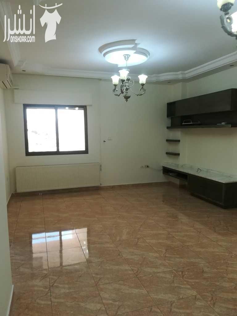 خلدا موقع رائع وبسعر مغرى سعر لقطه شقة 225م طابق ثانى 3غرف نوم 3حمامات صالون سفرة معيشة مستقلة مطبخ بلوط راكب يوجد غرفة خادمة واسعة وأيضا يوجد غرفة غسيل تشطيبات مميزة زجاج الشبابيك دبل جلاس أباجور...