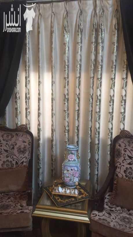 طقم غرفة ضيوف مع طاولات مصري محفر قزاز وخشب وحده كبيره وتنتين صغار وسجاده جديده كامل الغرفه وطاولتين سحب سيرفس وبردايه غرفه كامله بسعر ٥٥٠ دينار مستعجل بداعي السفر هاتف رقم ٠٧٩٨٤٥٦٢٣٧